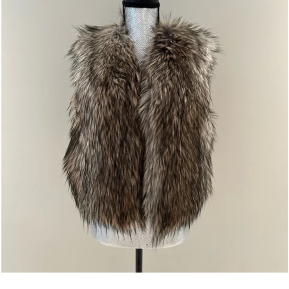 Talula for Aritzia vegan fur vest Size XS - Picture 4 of 12